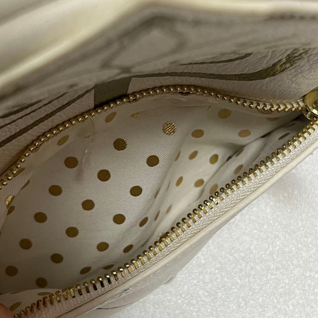 海外限定 Loungefly イッツアスモールワールド　ラウンジフライ　リュック