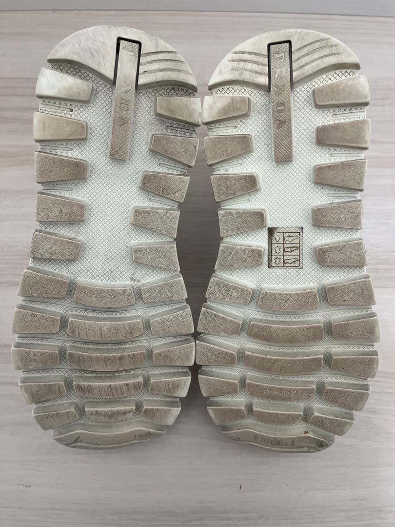 PRADA プラダ ブラッシュドレザー スニーカー　35 1/2