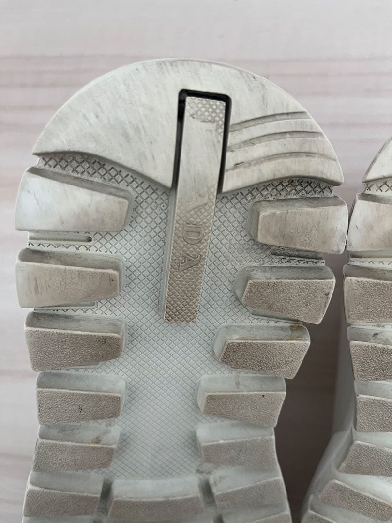 PRADA プラダ ブラッシュドレザー スニーカー　35 1/2