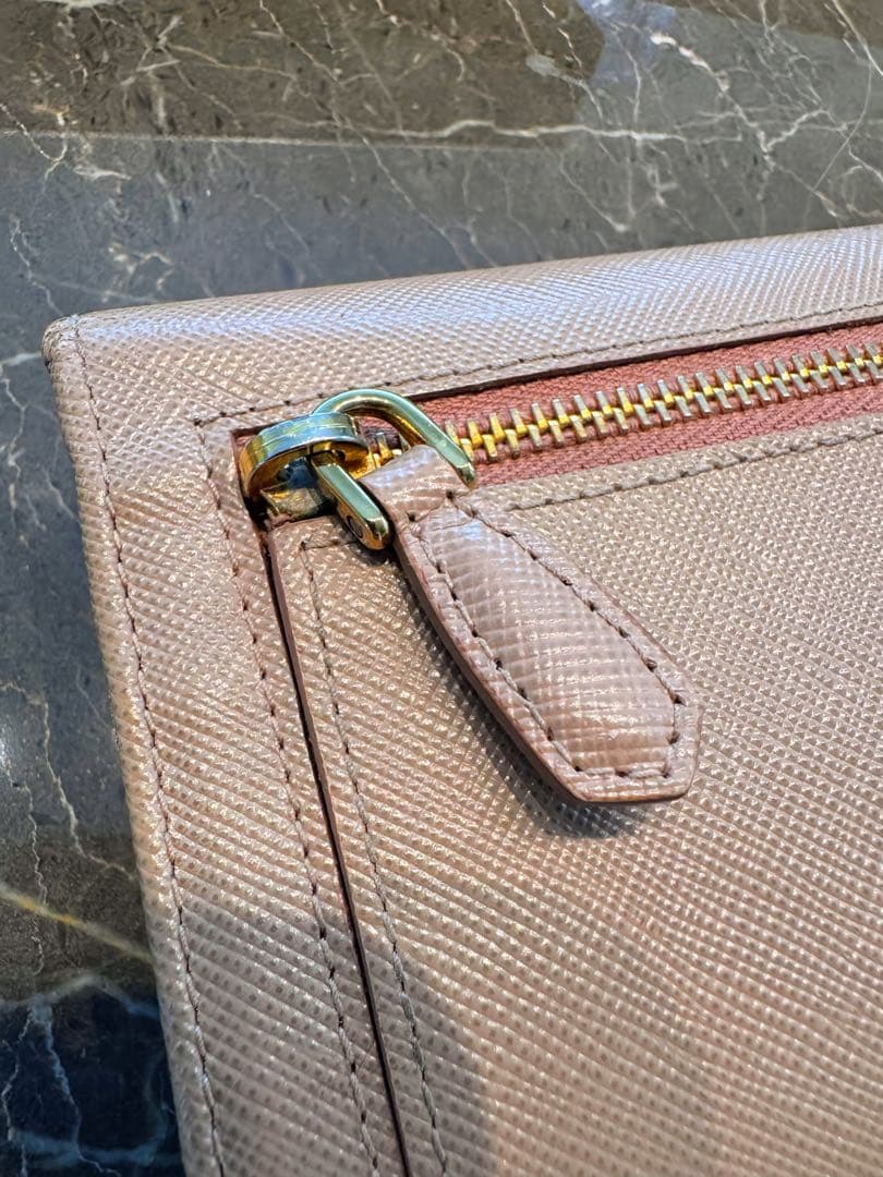 再お値下げ★ほぼ未使用✨バッグとセット割も可✨PRADA レザー 長財布 正規品