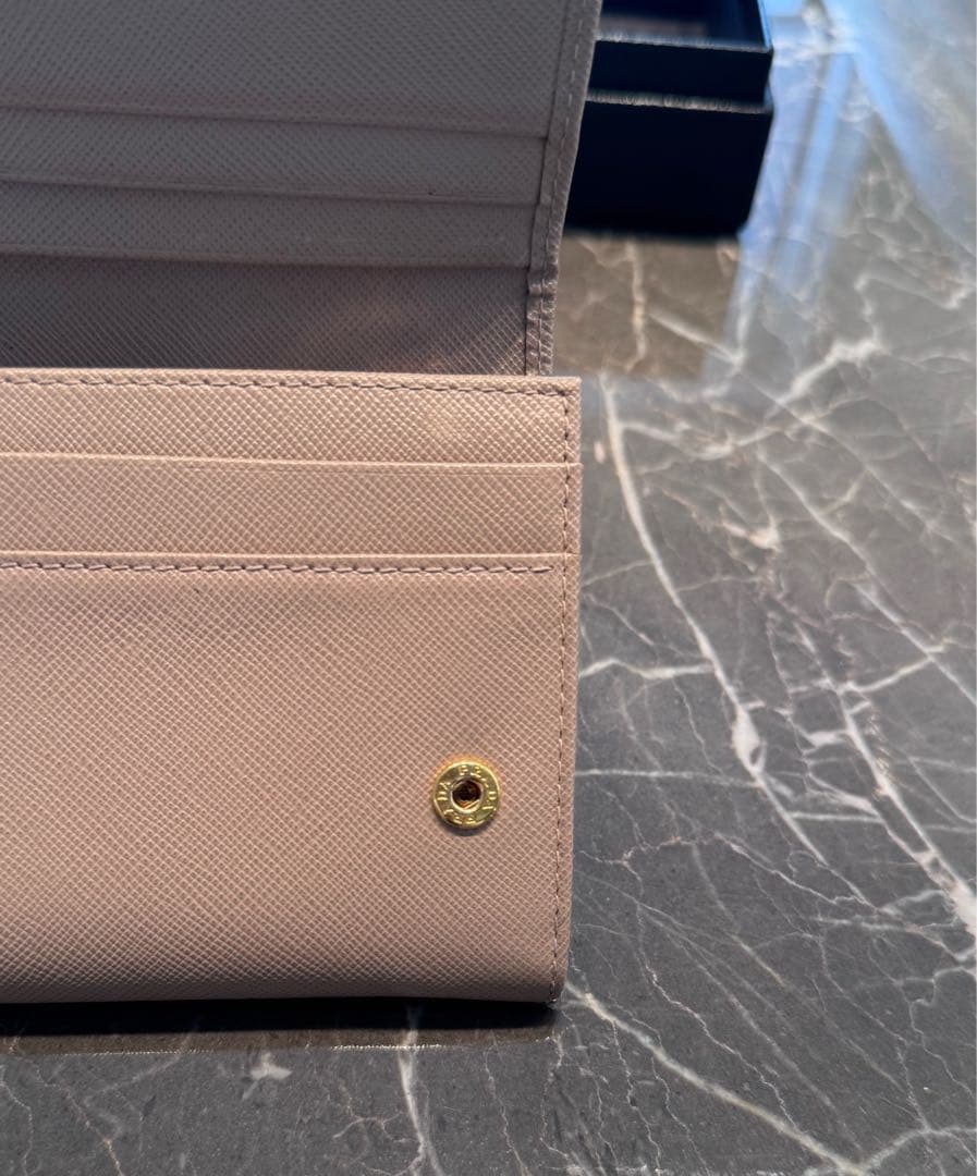 再お値下げ★ほぼ未使用✨バッグとセット割も可✨PRADA レザー 長財布 正規品