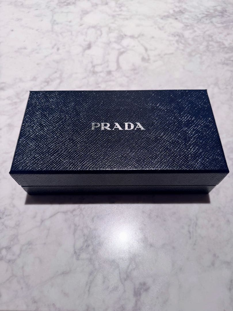 再お値下げ★ほぼ未使用✨バッグとセット割も可✨PRADA レザー 長財布 正規品