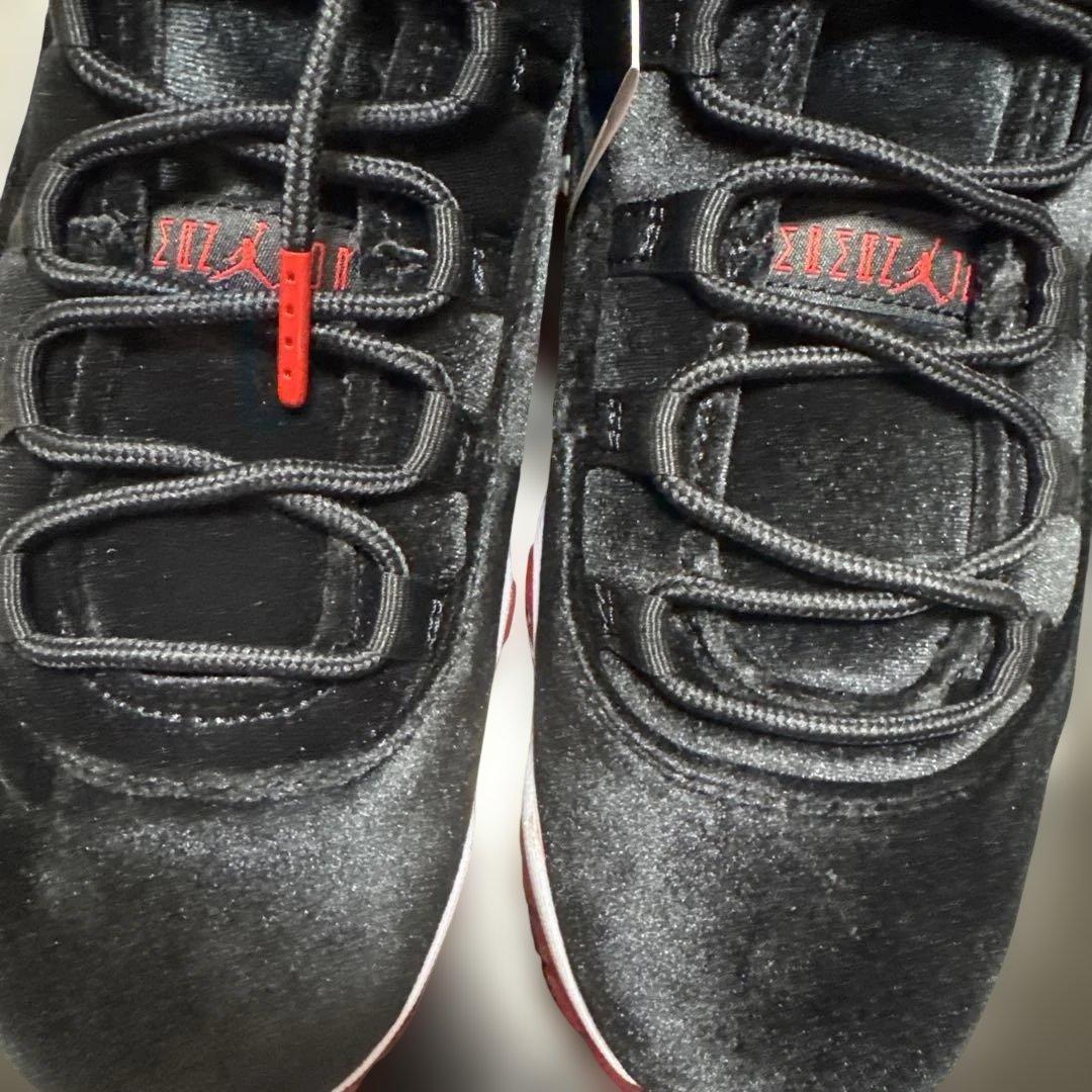 シューズ(女性用) Nike Women's Air Jordan 11 \"Bred Velvet\"