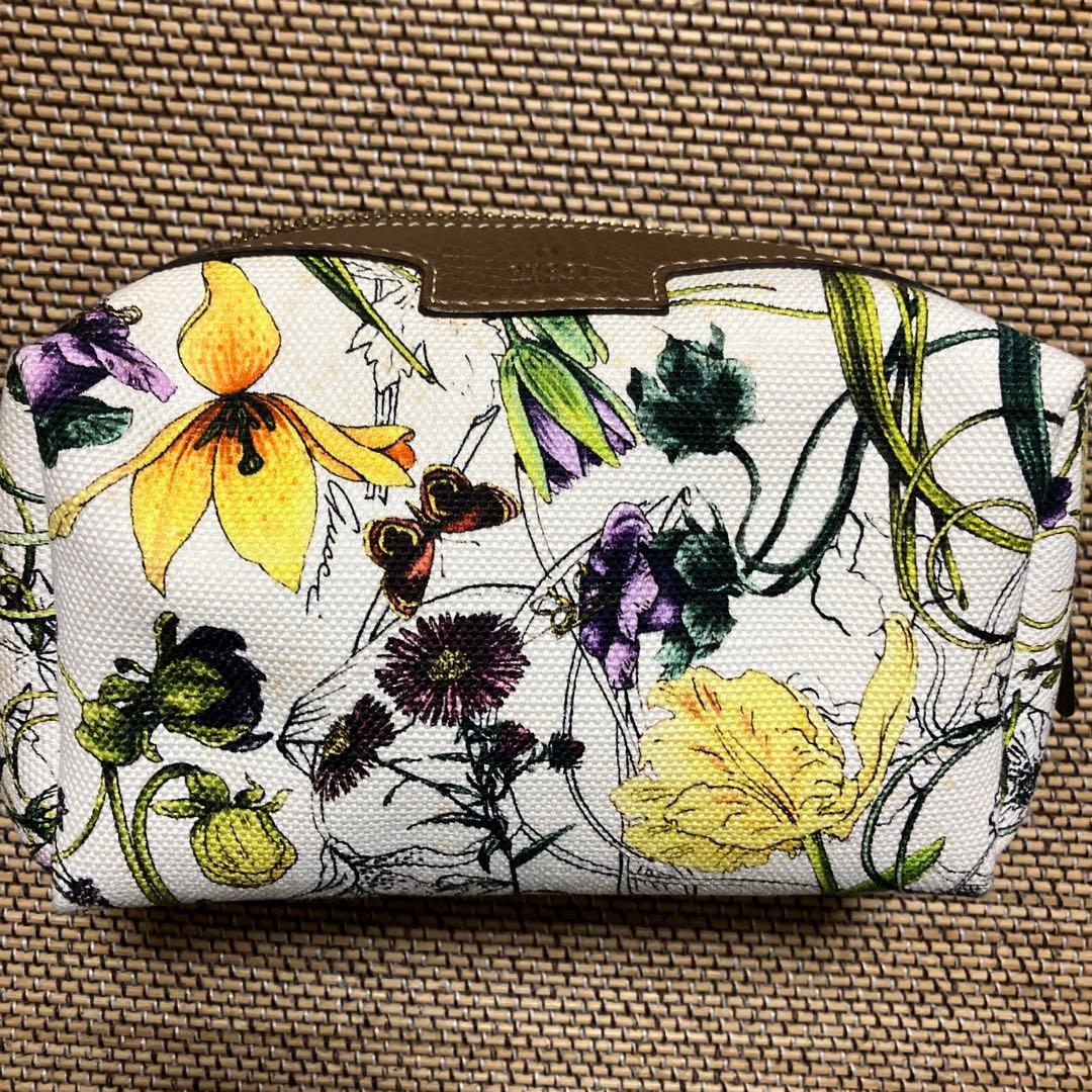 ブ*e様 正規店購入　GUCCI 花柄ポーチ　カード付き