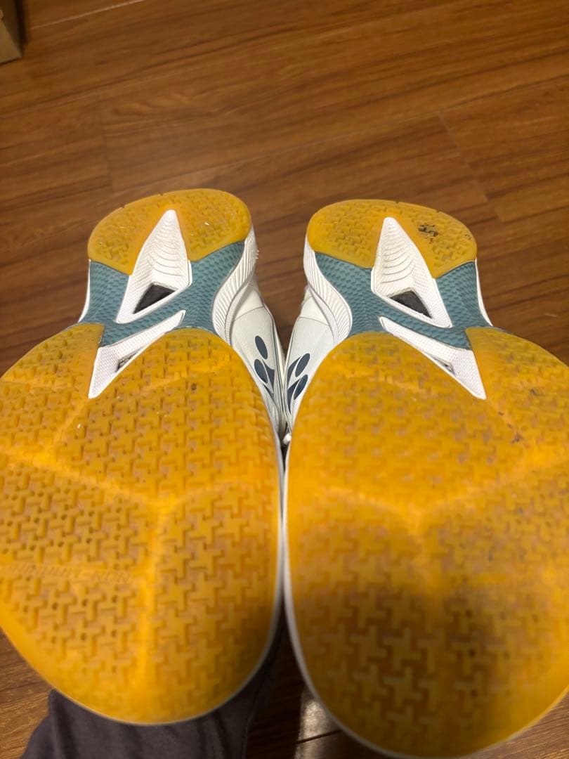 LINUS☆ 専用YONEX バドミントンシューズ 65ホワイト24.0