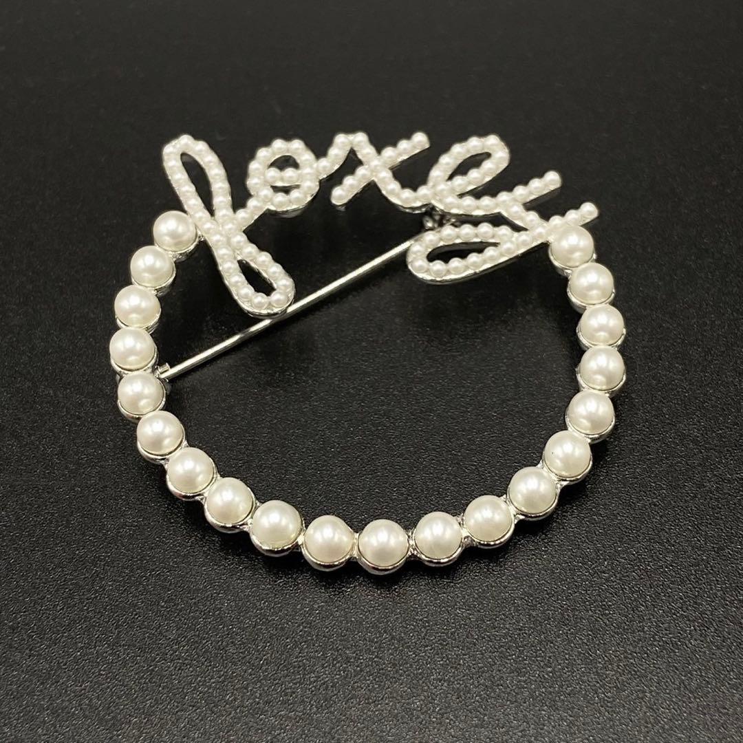 【極美品 現行】 フォクシー パール ロゴ ブローチ 【定価45000円】