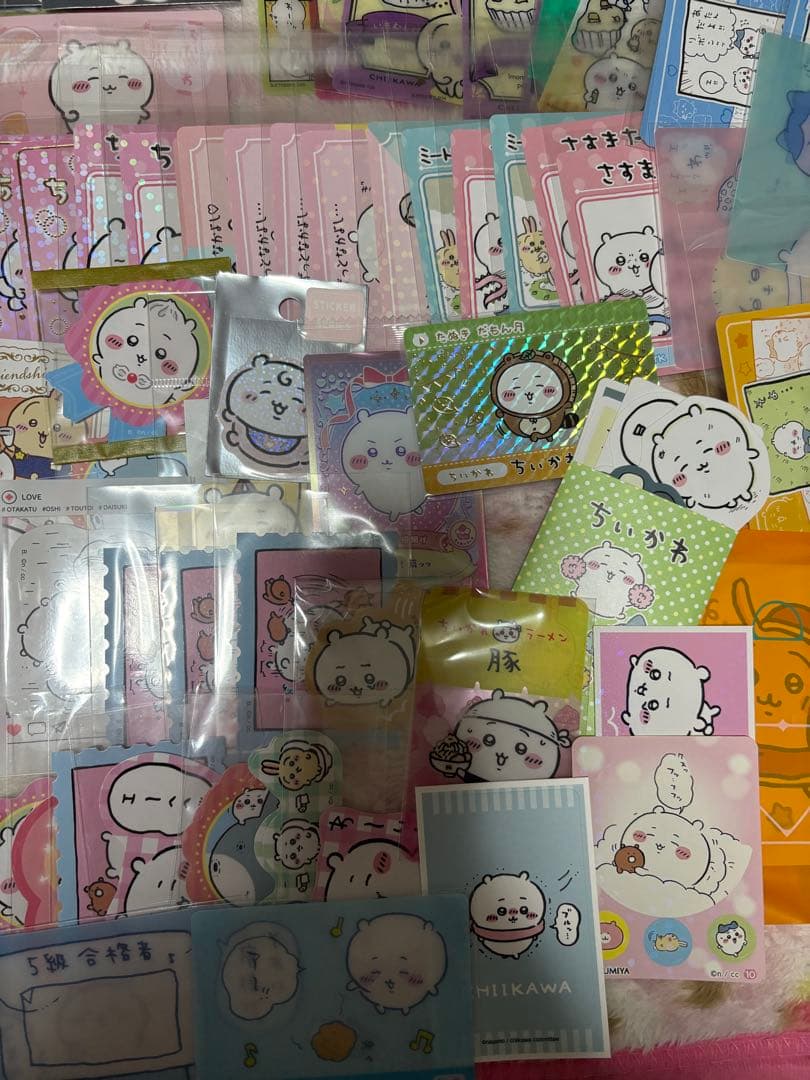 ちいかわ グッズ まとめ売り 缶バッジ カード ステッカー タオル くら寿司