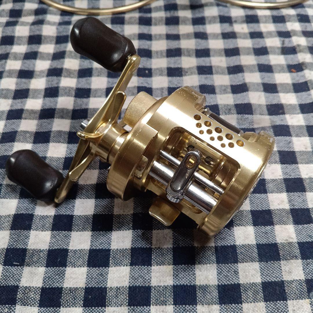 シマノ　00カルカッタコンクエスト200(RH440) Yiiです。