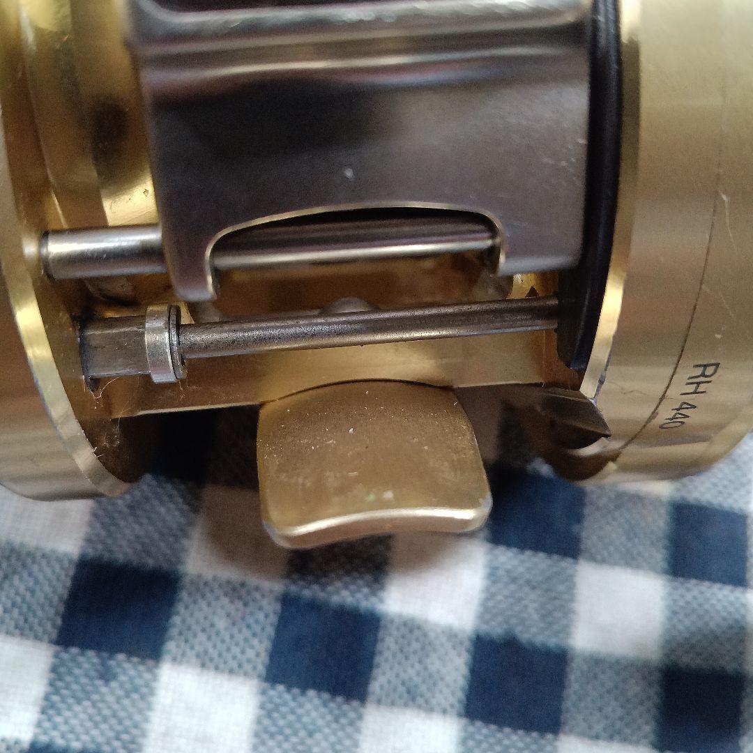 シマノ　00カルカッタコンクエスト200(RH440) Yiiです。