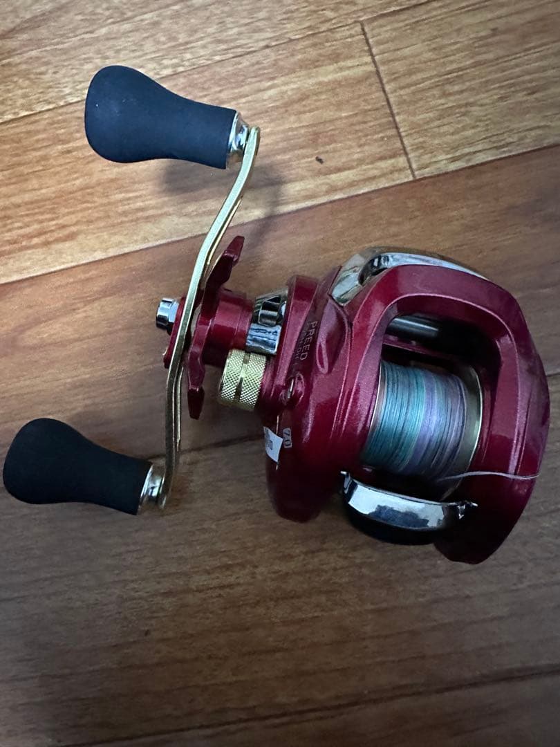 レッド ベイトリール ダブルハンドル　左ハンドル