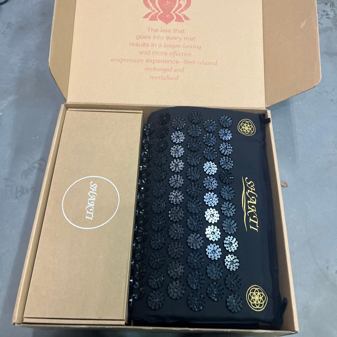 Shakti マット＆ピロー セット 黒ブラック