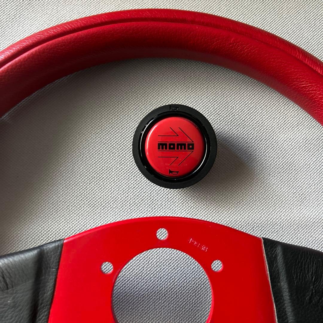 MOMO スポーツステアリング コマンド レッド/ブラック