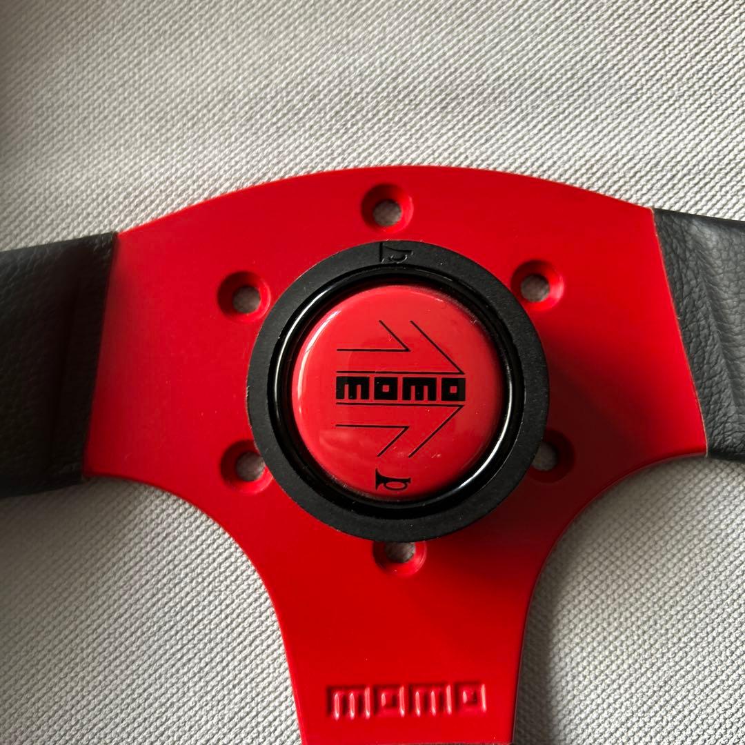 MOMO スポーツステアリング コマンド レッド/ブラック