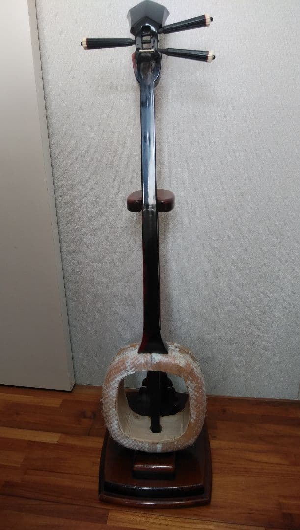 三線 銘苅春政作 知念大工型 特級黒檀材 棹と胴のみ