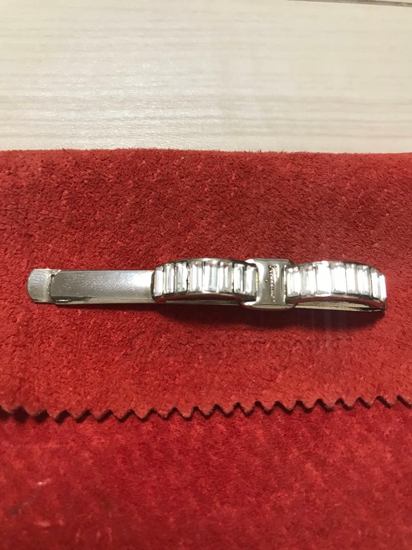 サルヴァトーレフェラガモ　ネクタイピン　イタリア製　メンズ