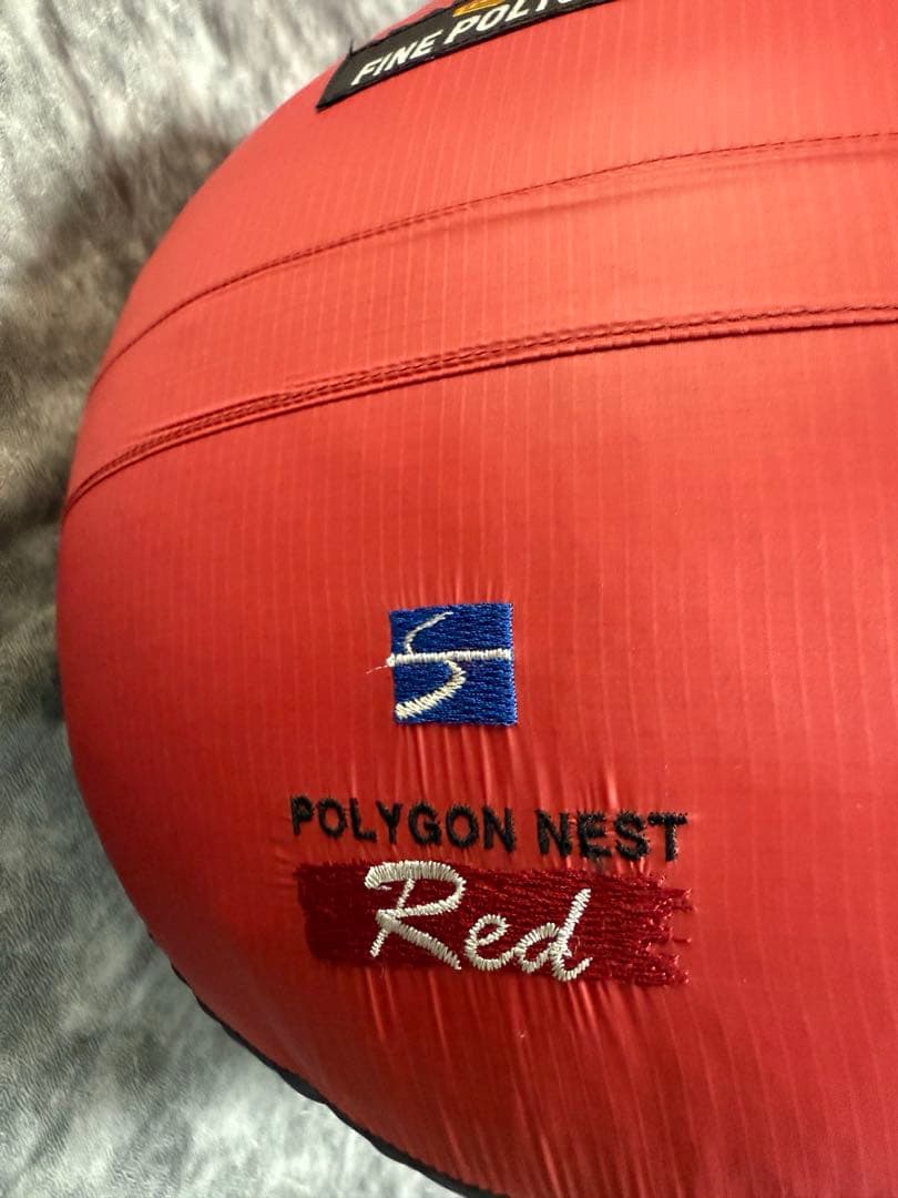 ファイントラック　ポリゴネスト Red 寝袋