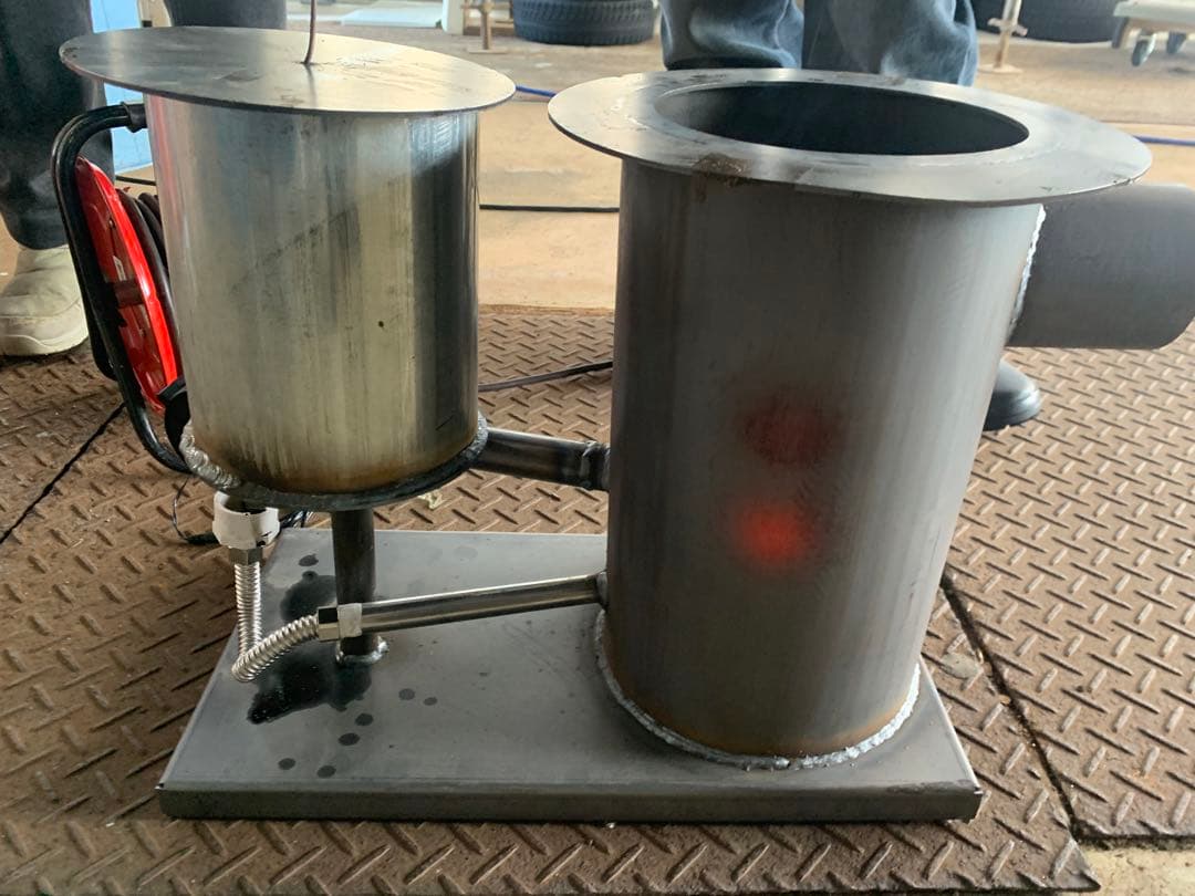 廃油ストーブ　即納品　在庫があります031003