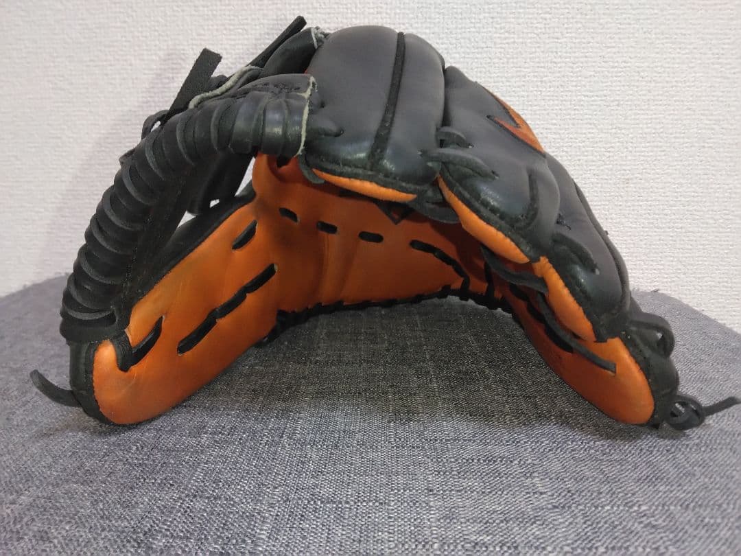 ナイキ一般大人用グローブ　PRO GOLD 　内野・オールラウンド