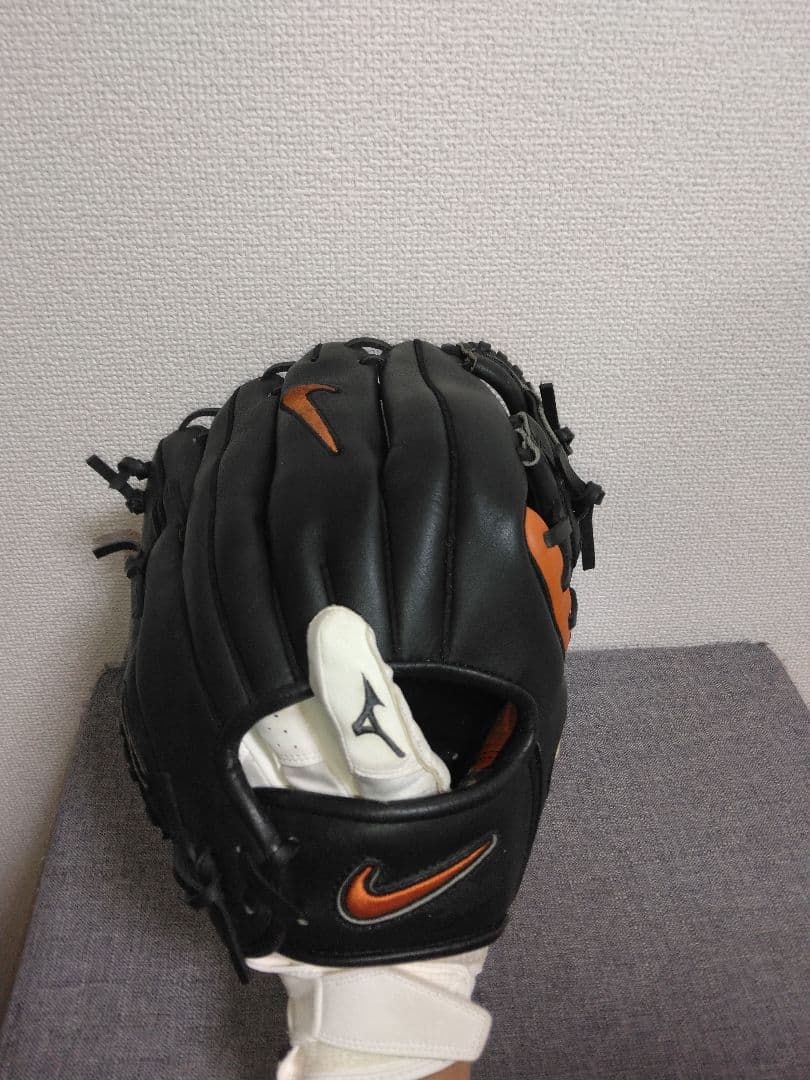 ナイキ一般大人用グローブ　PRO GOLD 　内野・オールラウンド