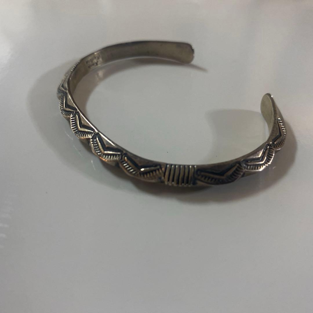 ナバホ Kevin Ramone Navajo インディアンジュエリー バングル - メルカリ