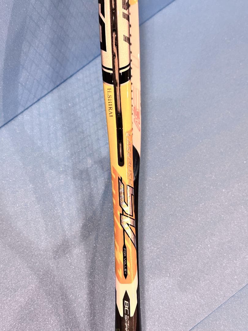 美品）YONEX レーザーラッシュ 5V ガムブースト（26ポンド） - メルカリ