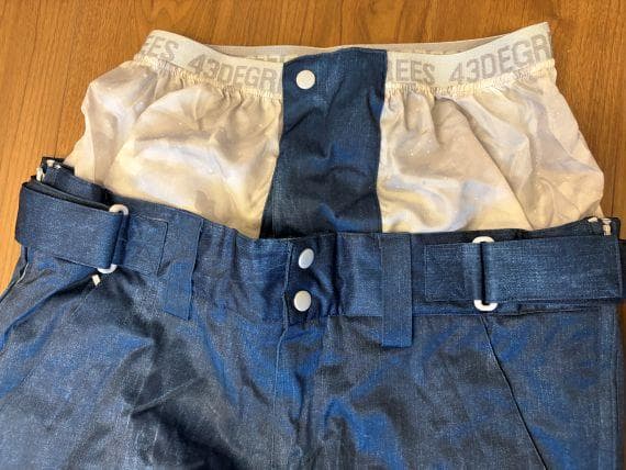 【超美品】上下スノーボードウェア 女性用＿サイズ：上下ともにM