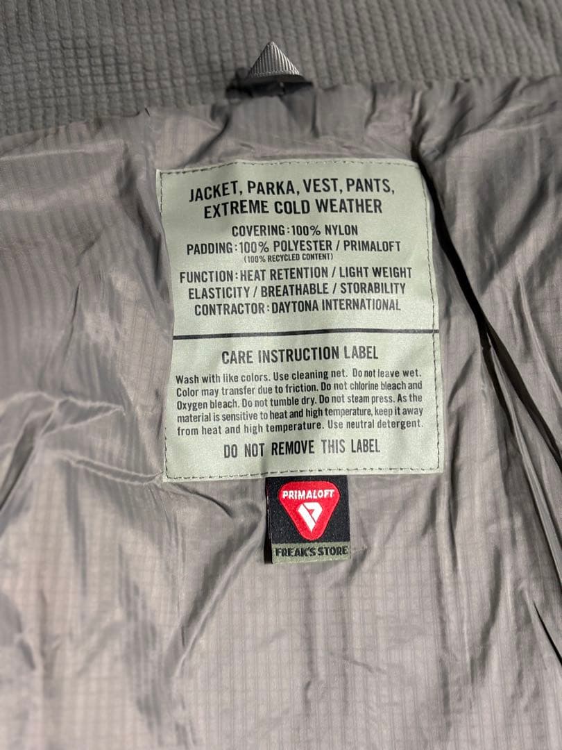 新品未使用タグ付きプリマロフトモンスターパーカーSフリークスストア
