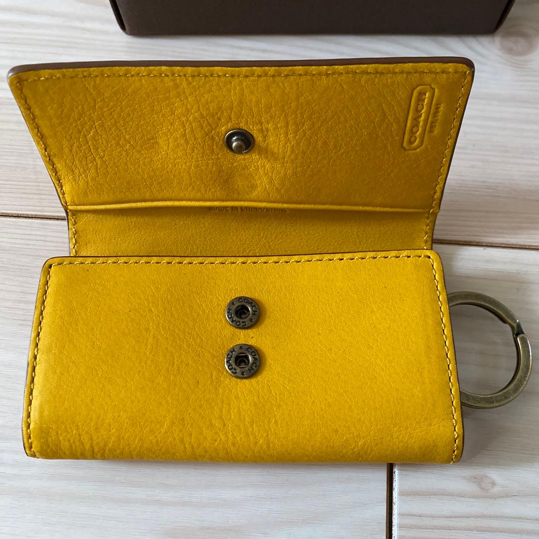 未使用　coach キーケース　4連　レザー　ショップカード　箱付き