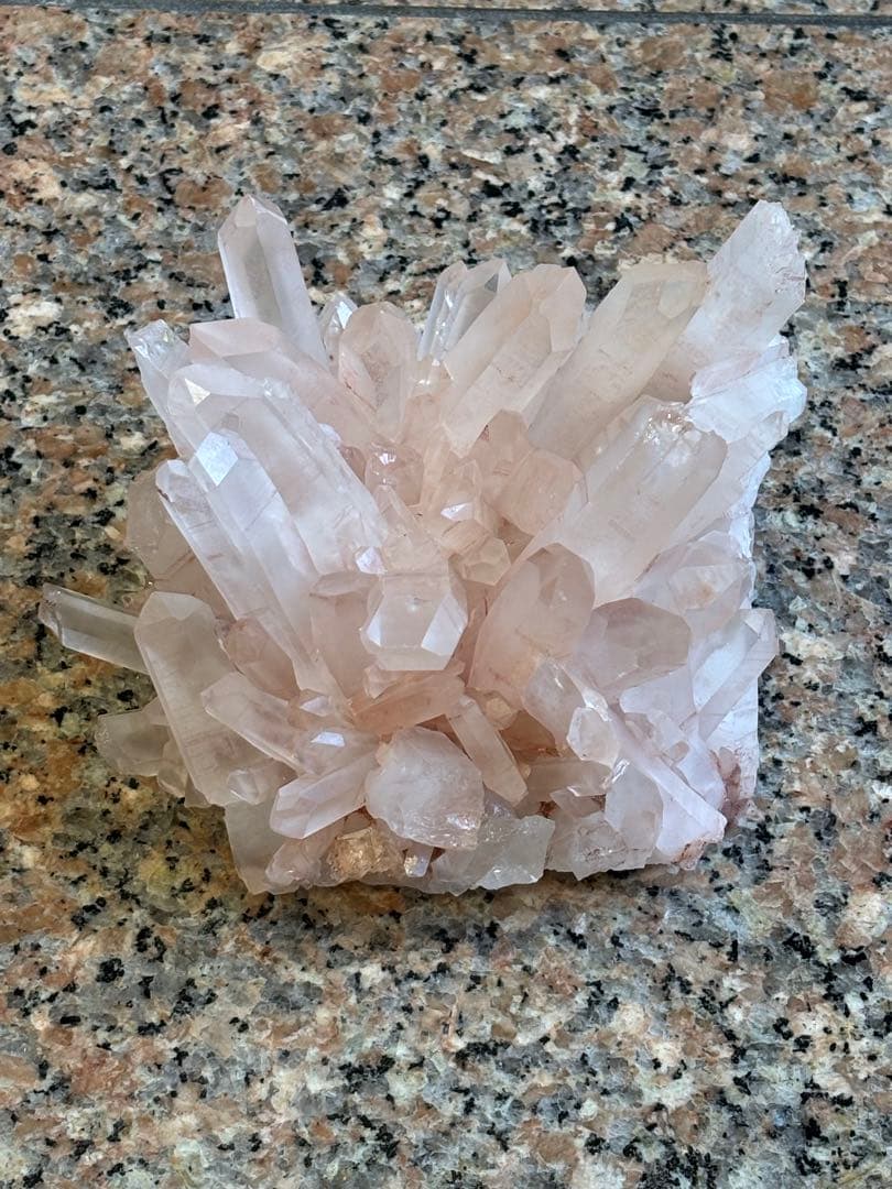 ピンク水晶クラスター　フラワークォーツ　花型　1.726g 豪華　美麗　天然石