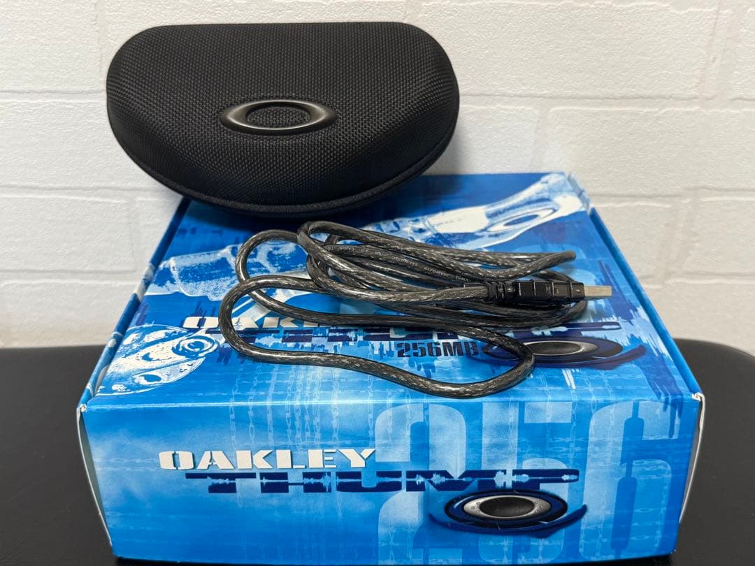 OAKLEY THUMP 256MB ブラック コレクション保管品