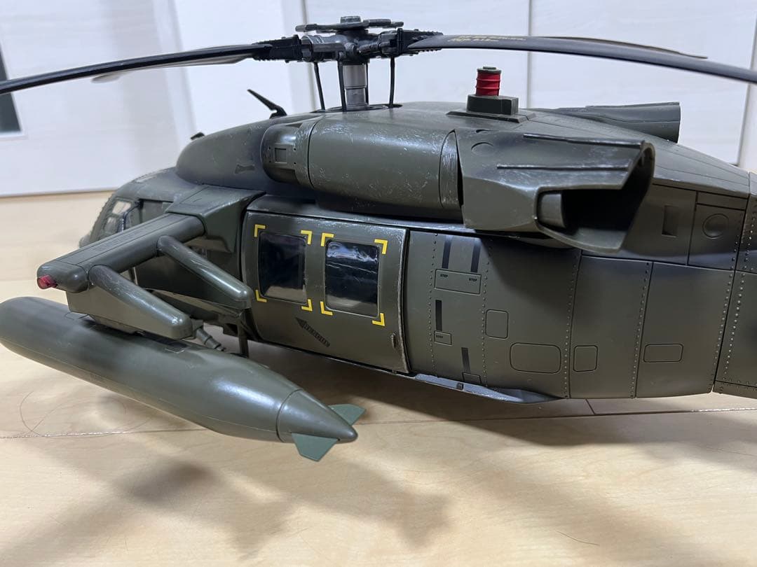 【超希少】エリートフォース 1/18 ブラックホーク UH‑60 ヘリコプター