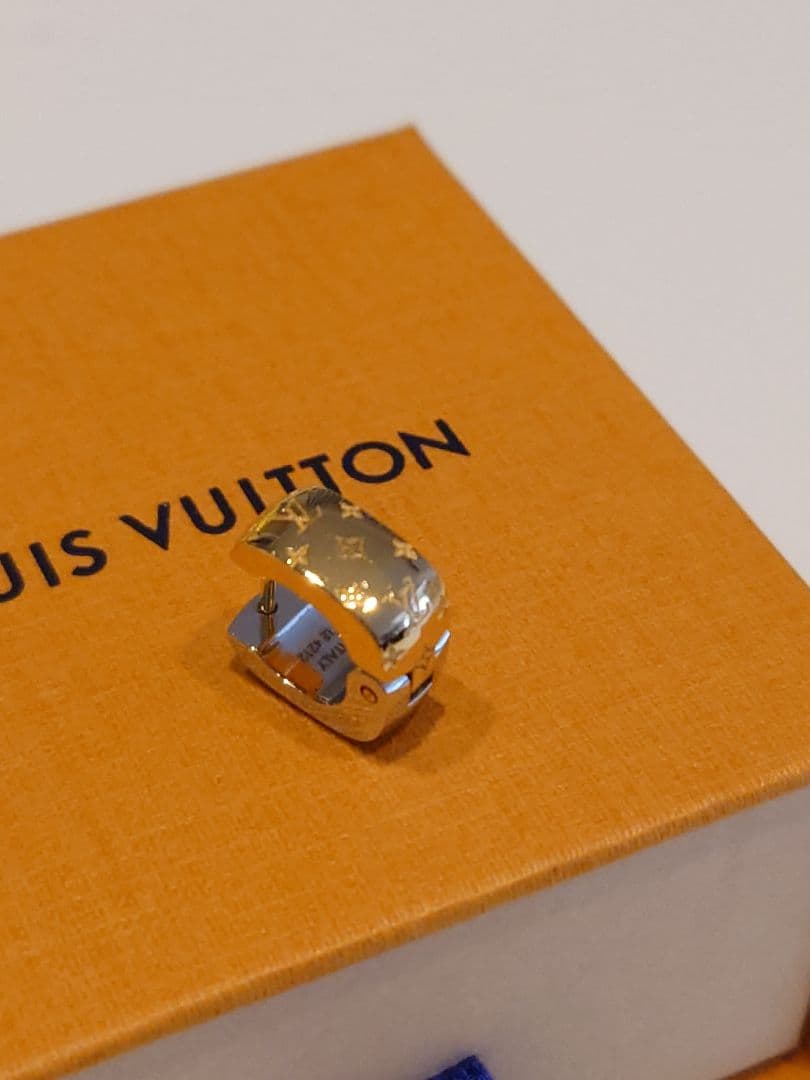 再値下げ　片耳　ルイヴィトン ブックレドレイユ・ナノグラム ピアス