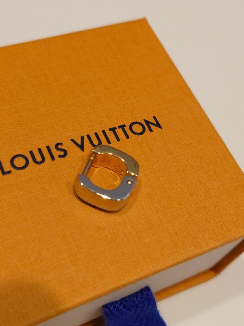 再値下げ　片耳　ルイヴィトン ブックレドレイユ・ナノグラム ピアス