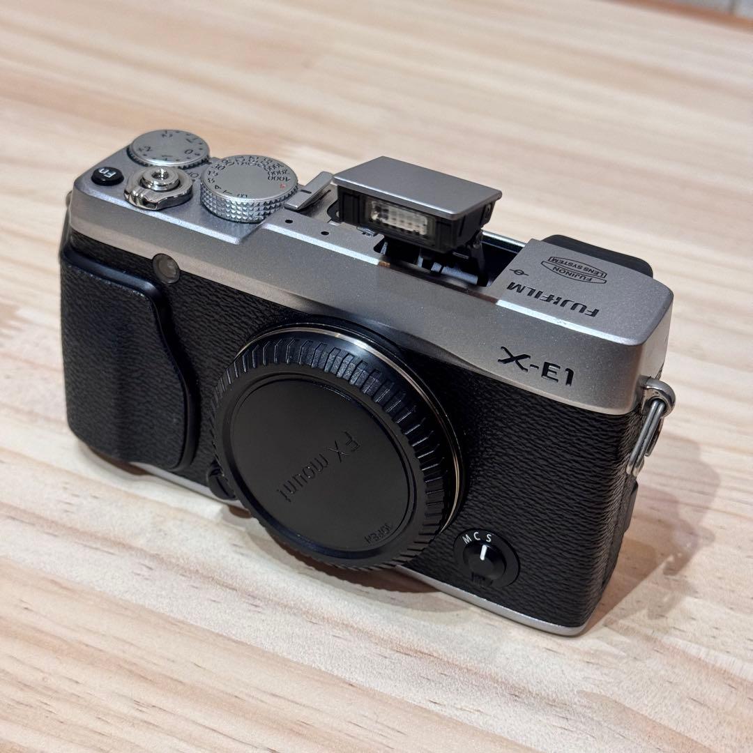 Fujifilm X-E1 ミラーレスカメラ ボディ（難あり）