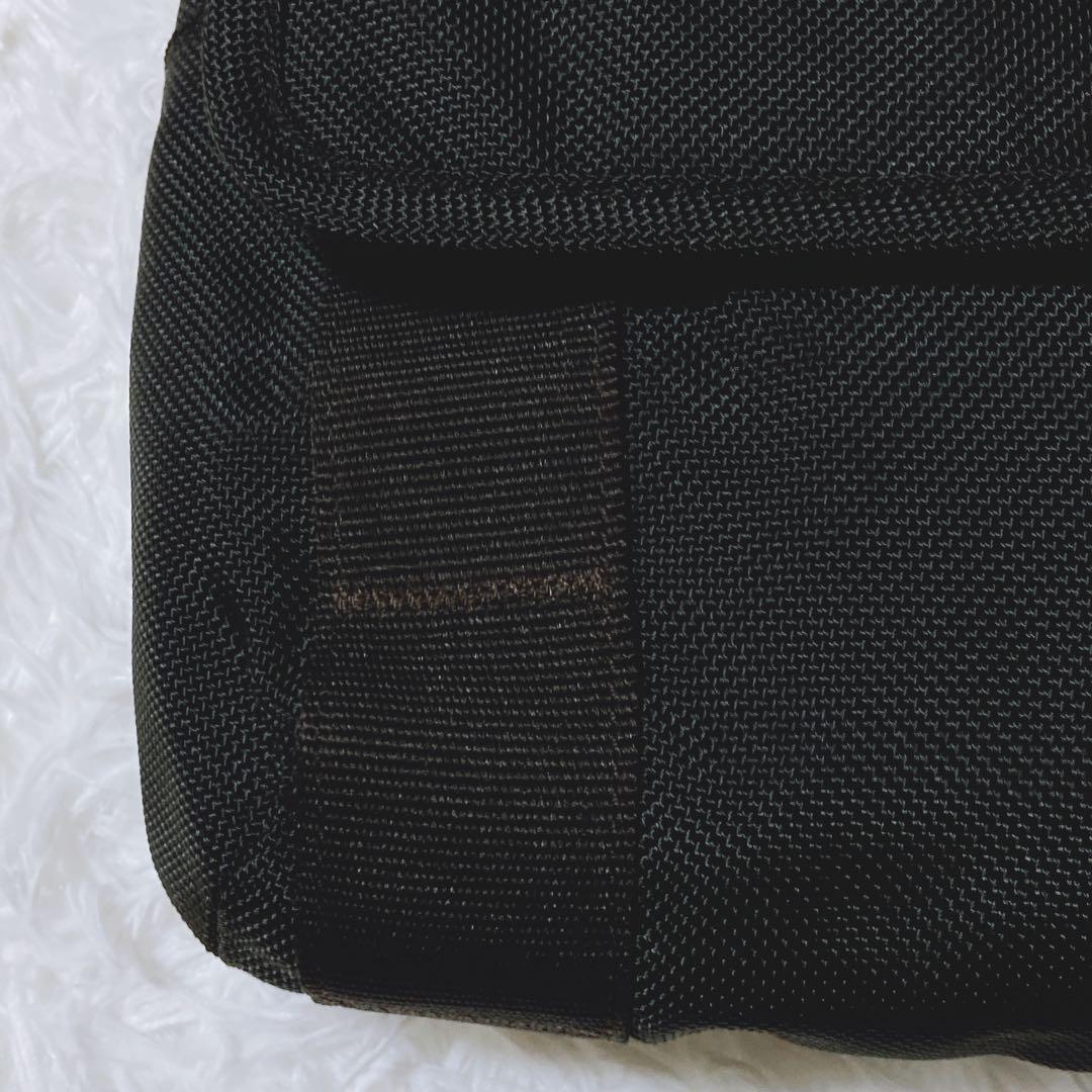 美品⭐️トゥミ　メッセンジャーバッグ　クロスボディーバッグ　ミニ　ブラック　黒