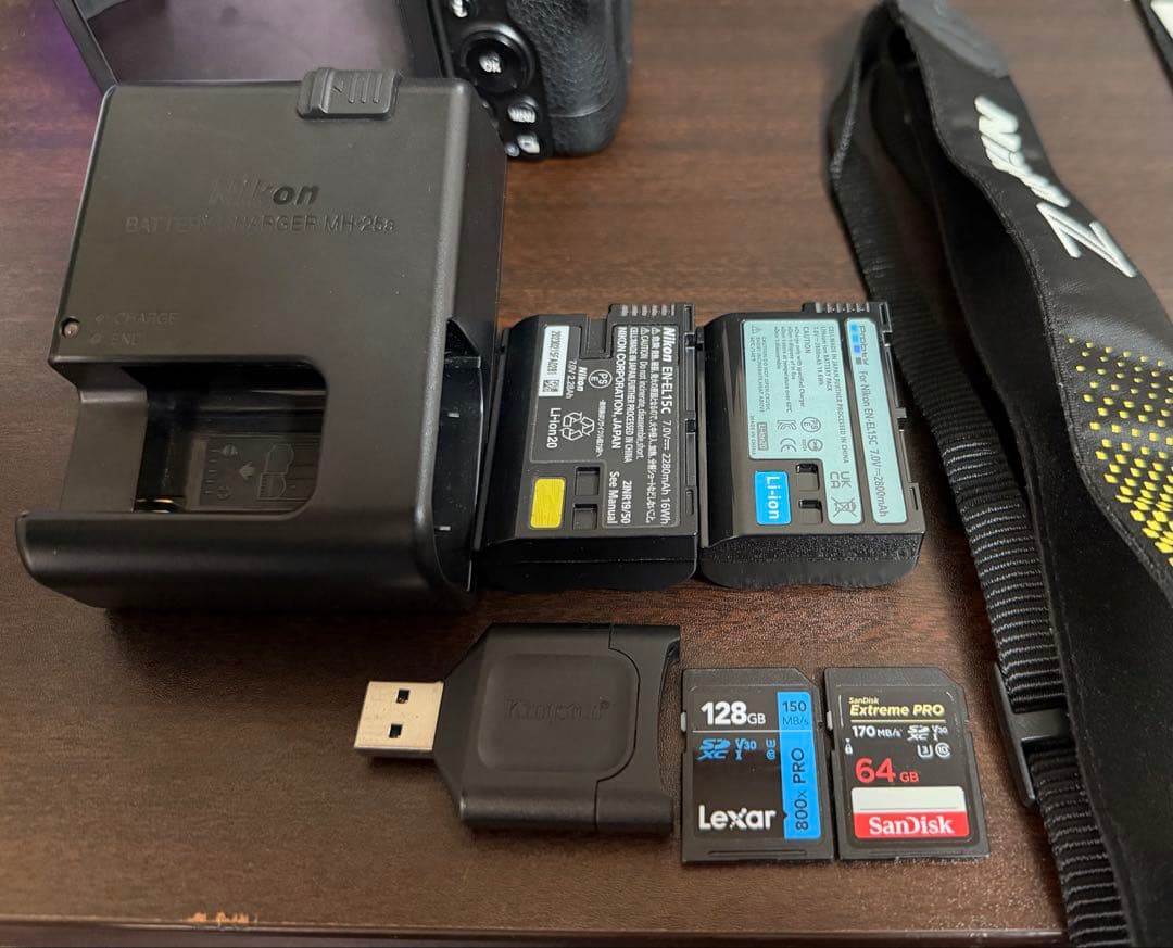 ニコン　nikon z5 + レンズ　24-70 F4s セット