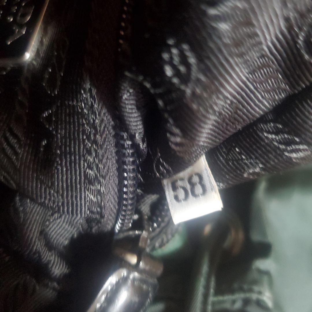 美品 PRADA グリーン ナイロンリュック