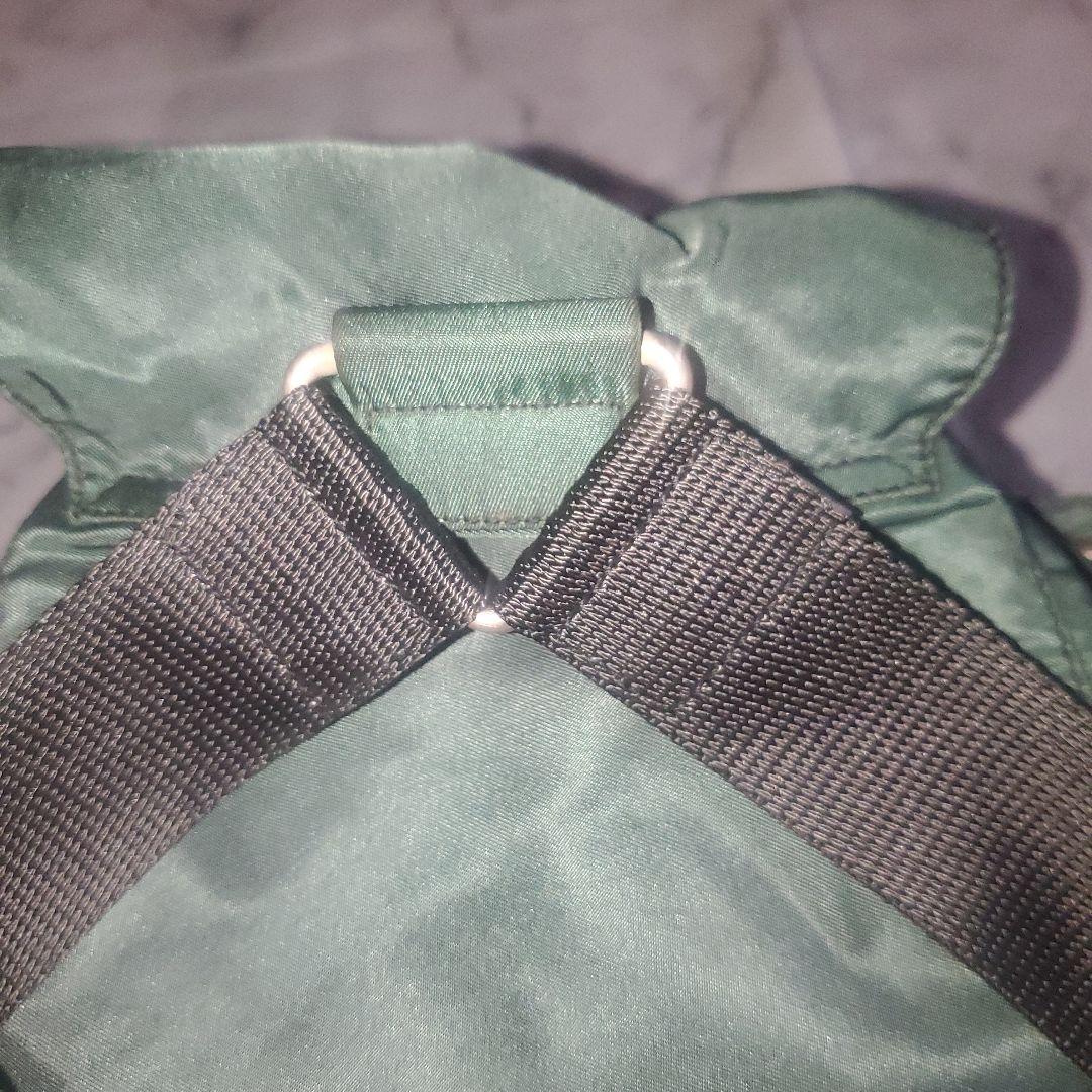 美品 PRADA グリーン ナイロンリュック