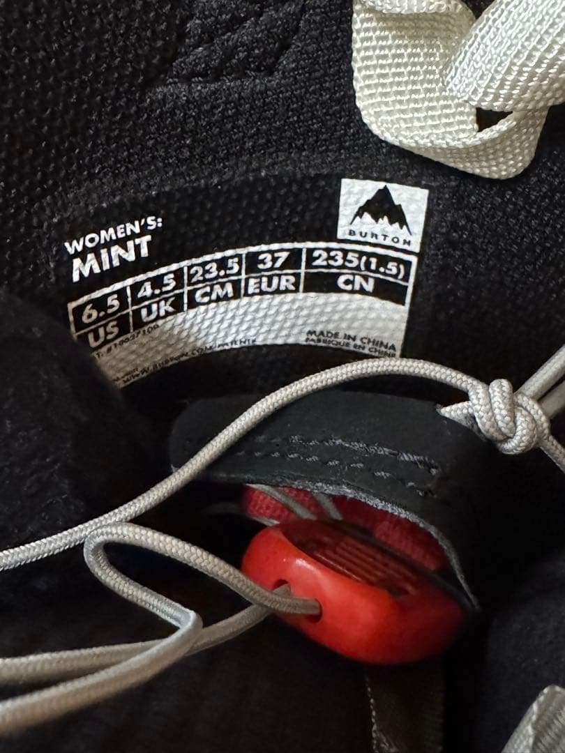 美品 2023モデル BURTON MINT 23.5cm 可愛い 初心者