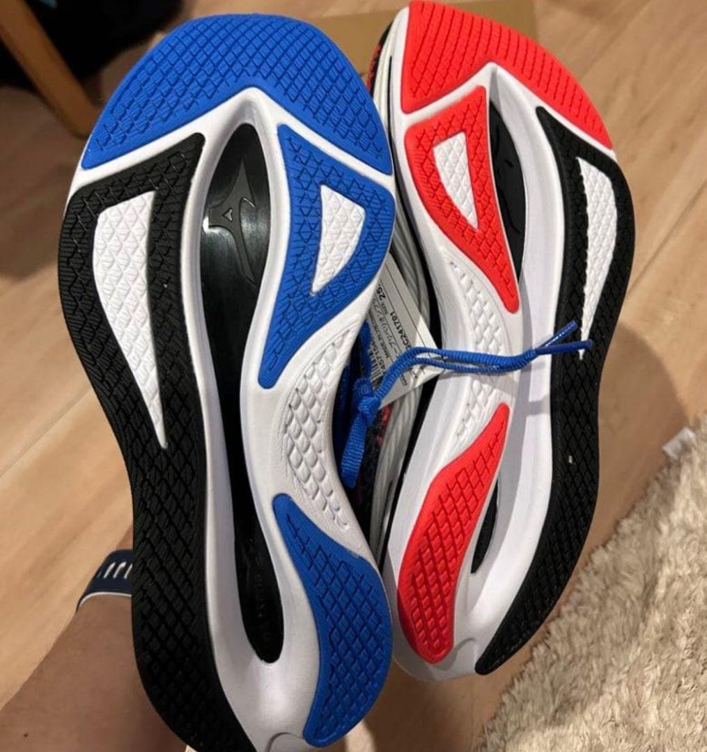 Mizuno ウェーブリベリオンフラッシュ2 25.5cm