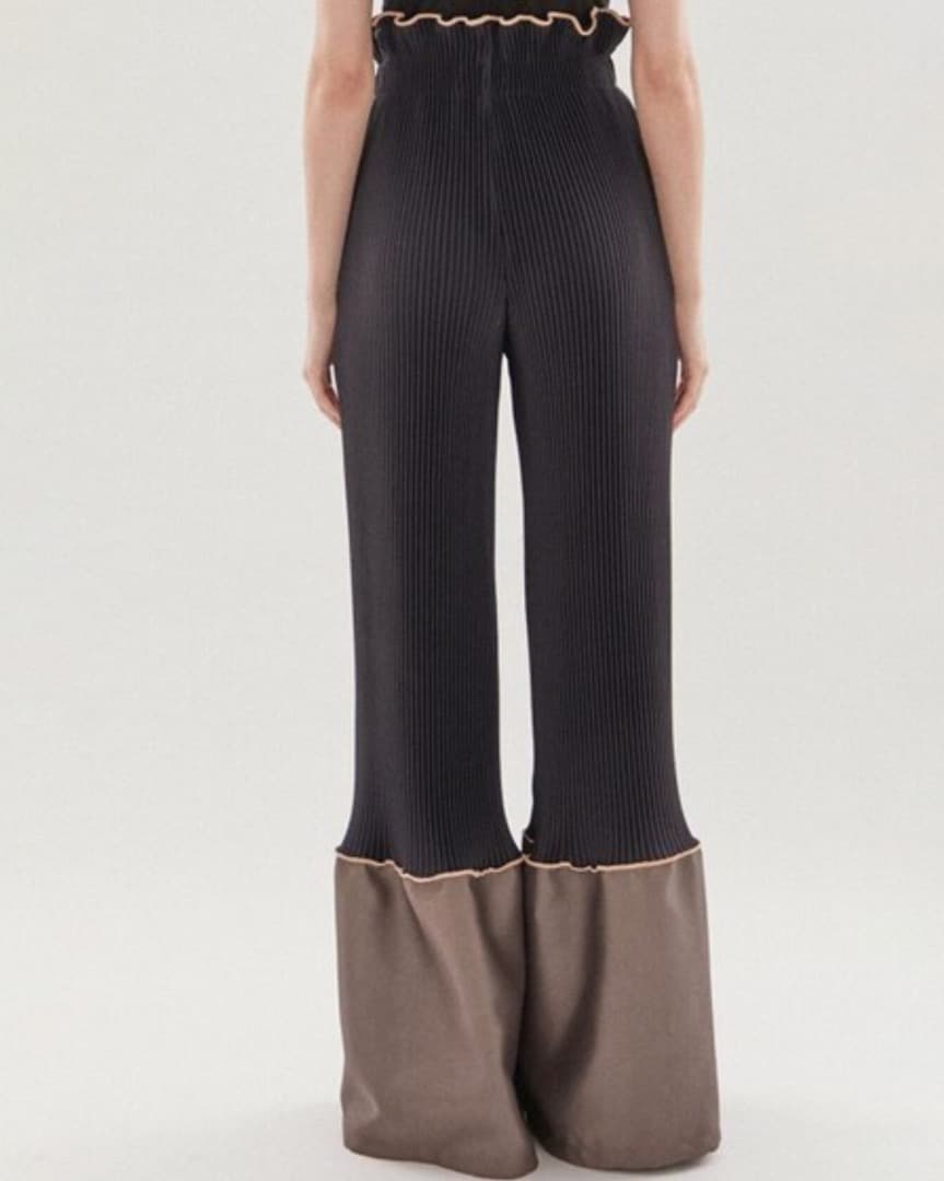 【kotoha yokozawa】プリーツフレアワイドパンツ/ブラック