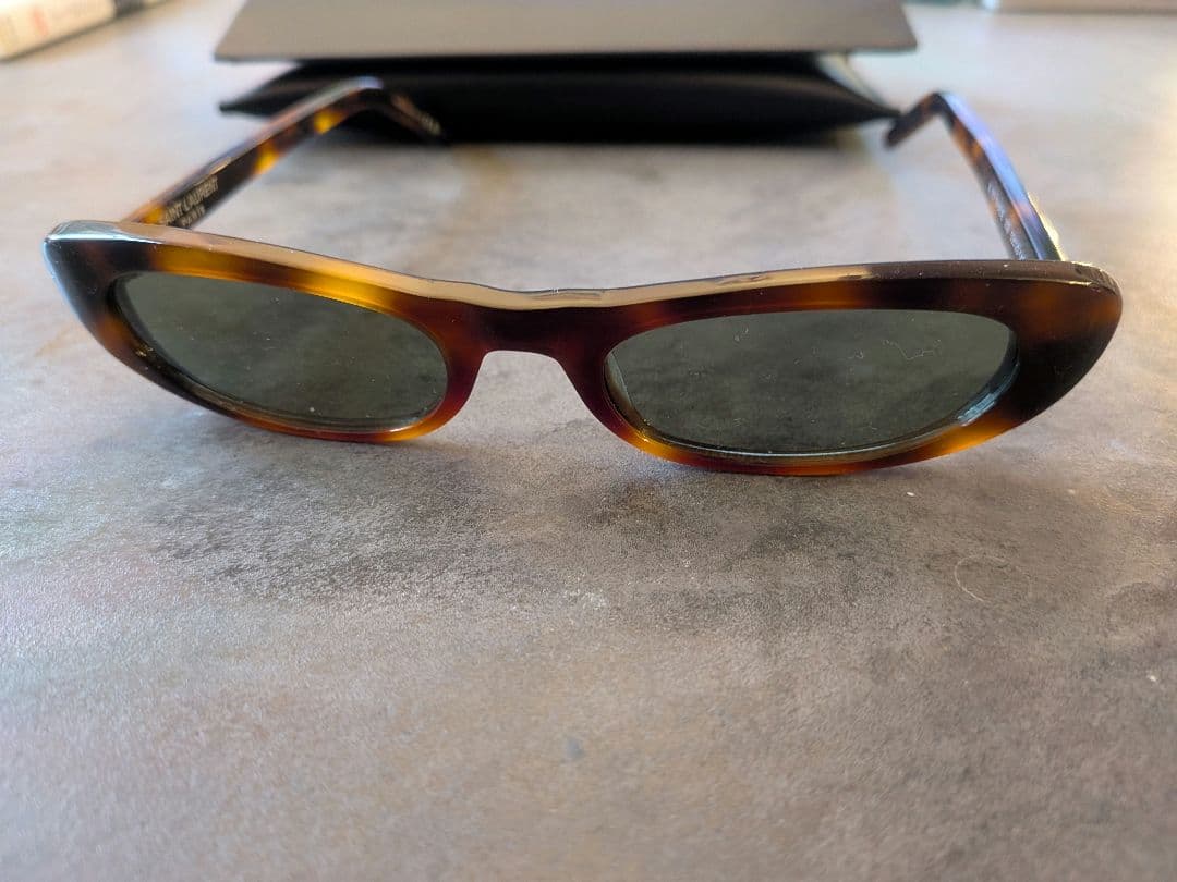 常田大希 着用Saint Laurent SL557 shade sunglas