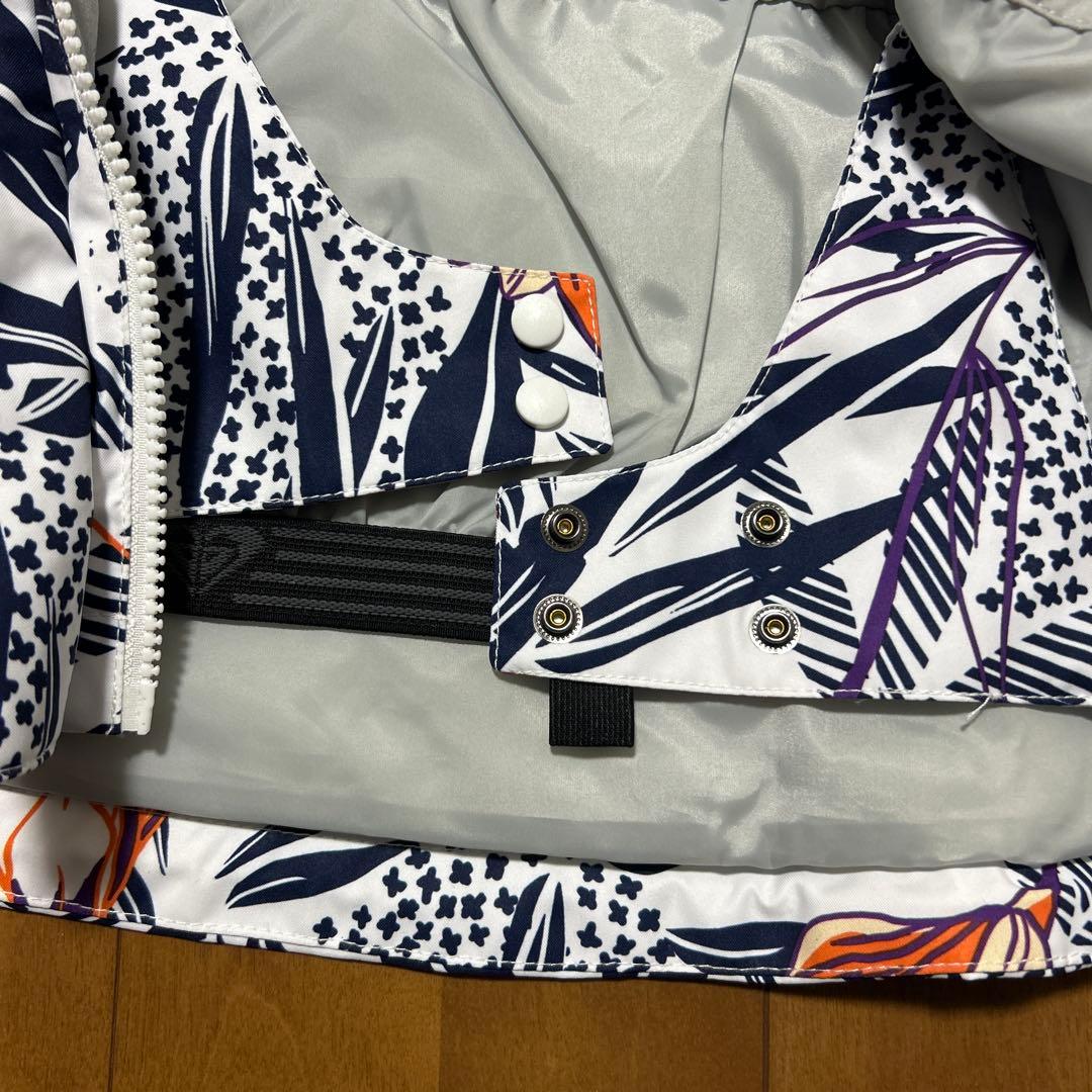 新品！ROXY 花柄　フード付きジャケット スキーウェア　ボードウェア　S