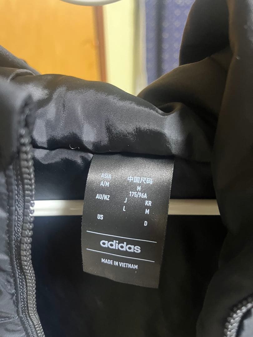 adidas フード付きウィンドブレーカー M 黒　サッカー　ダウン　ジャケット