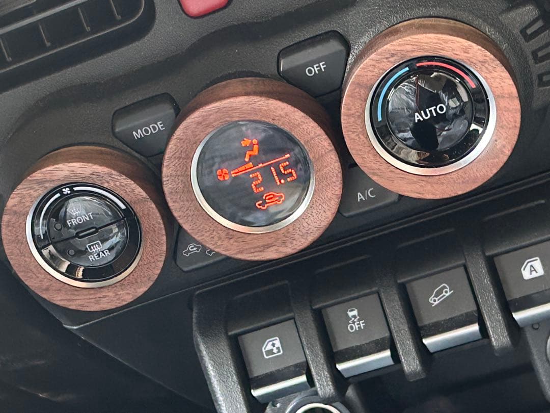 新型ジムニー ウォールナット　エアコンダイヤルリング jb64 jb74