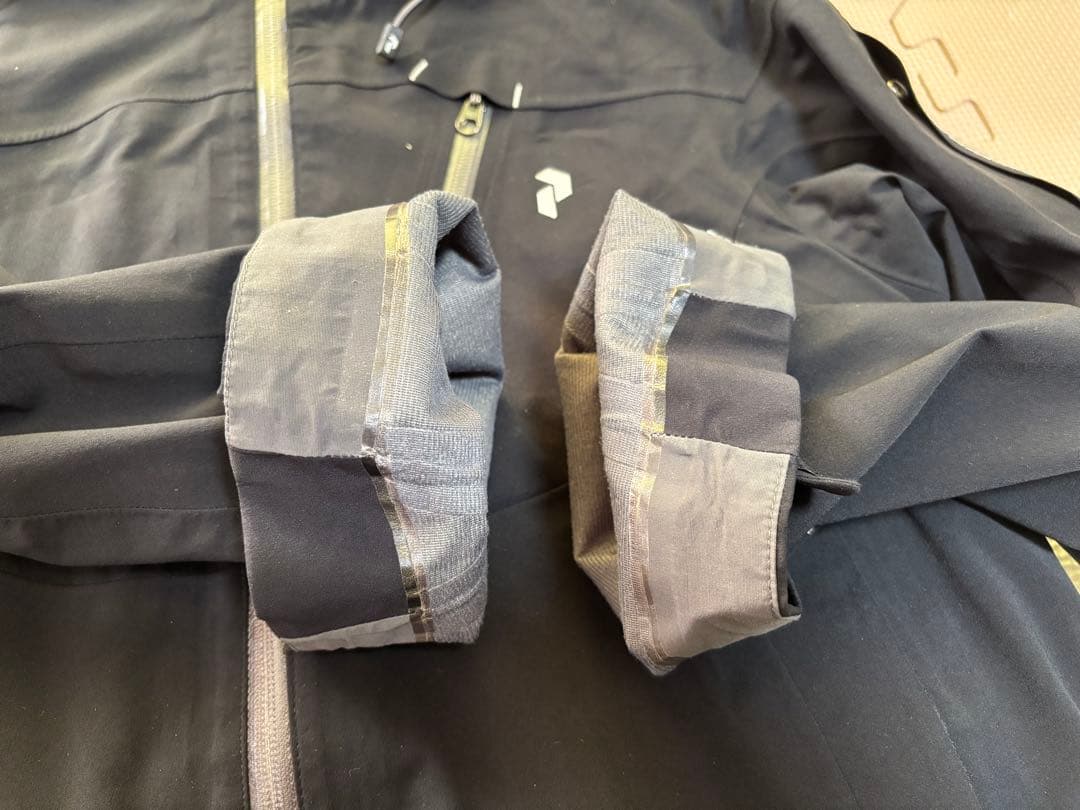 ピークパフォーマンス　スキーウェア　ゴアテックス　メンズM〜L 黒　ブラック