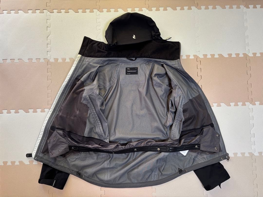 ピークパフォーマンス　スキーウェア　ゴアテックス　メンズM〜L 黒　ブラック