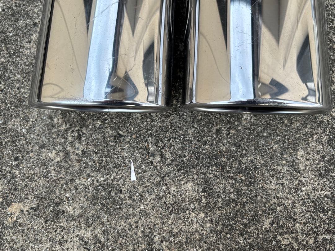 【イヌ】　プリウス50系 GANADOR（ガナドール）マフラー