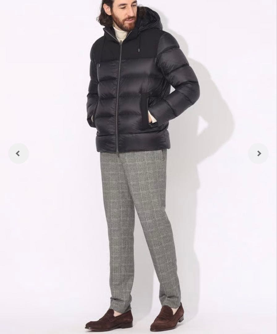 【美品】Herno【ヘルノ】素材切り替えダウン　フード脱着可能　サイズ46 黒