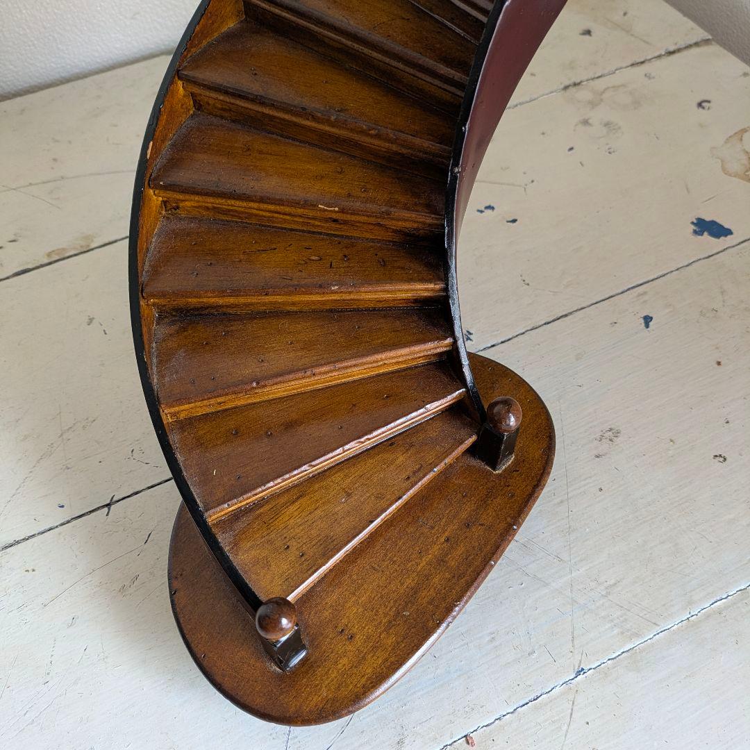 小さな螺旋階段 アンティーク ビンテージオブジェ 高さ48cm ヒグチユウコ